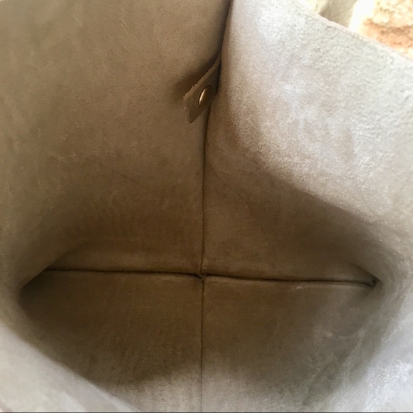 New!! Crocodile Tote and Cutch Combo in Taupe - Picture 7 of 8